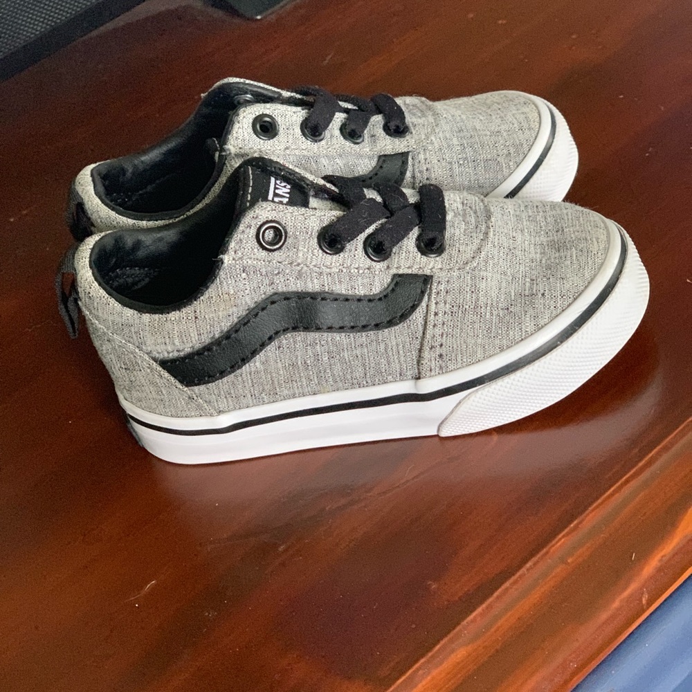 Vans - Picture 2 of 4